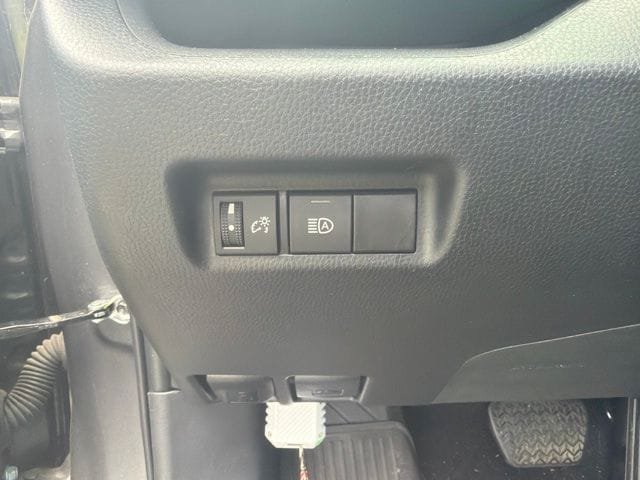 Used 2024 Toyota RAV4 LE AWD/4WD image 5