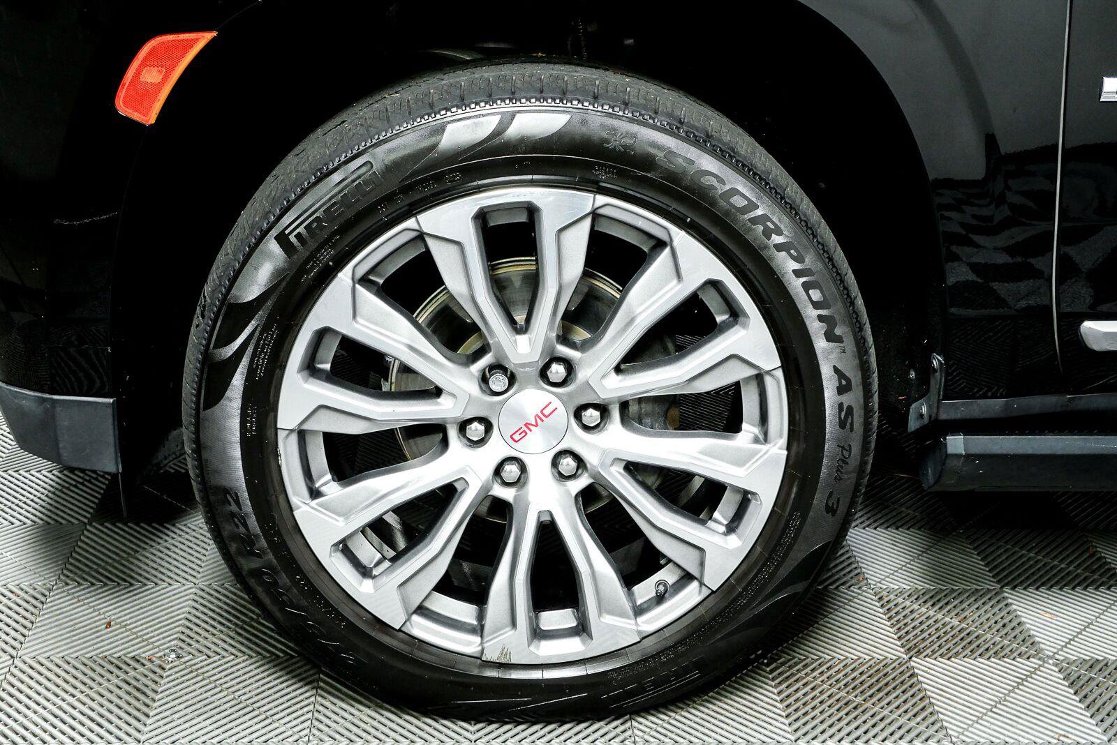 Used 2022 GMC Yukon XL Denali w/ Denali Ultimate Package AWD/4WD image 41