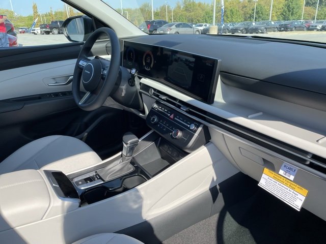 New 2025 Hyundai Tucson SE image 26