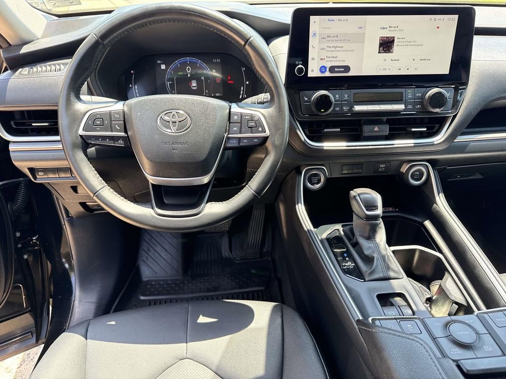 Used 2024 Toyota Grand Highlander AWD image 30
