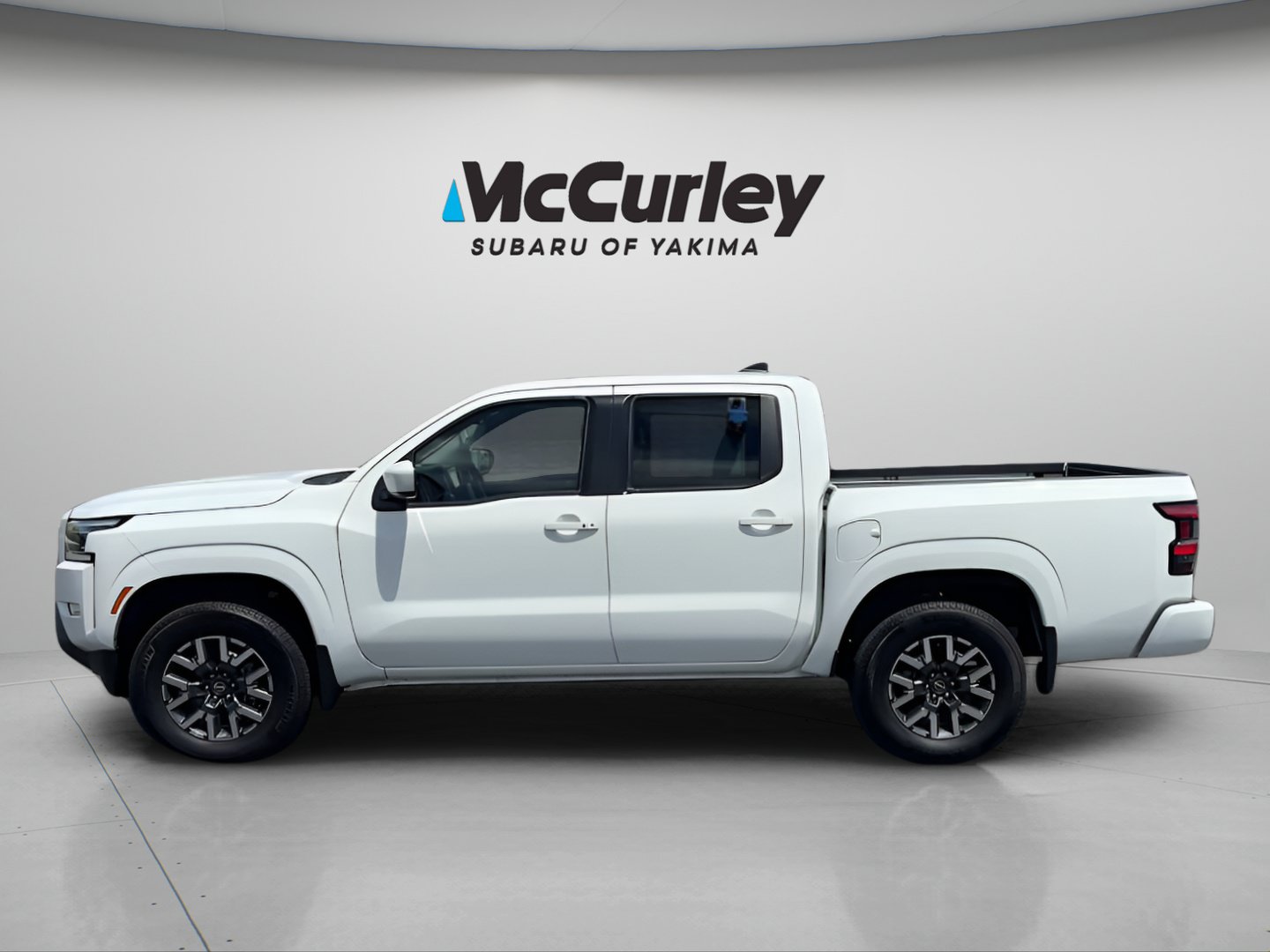 Used 2024 Nissan Frontier SL w/ Technology Package AWD/4WD image 3