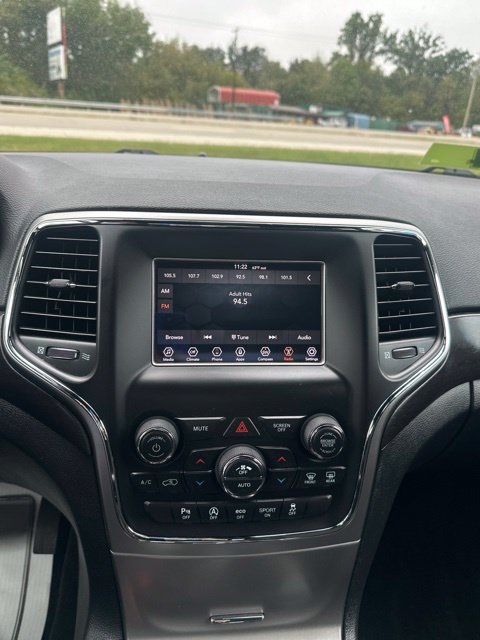 Used 2018 Jeep Grand Cherokee Laredo AWD/4WD image 37