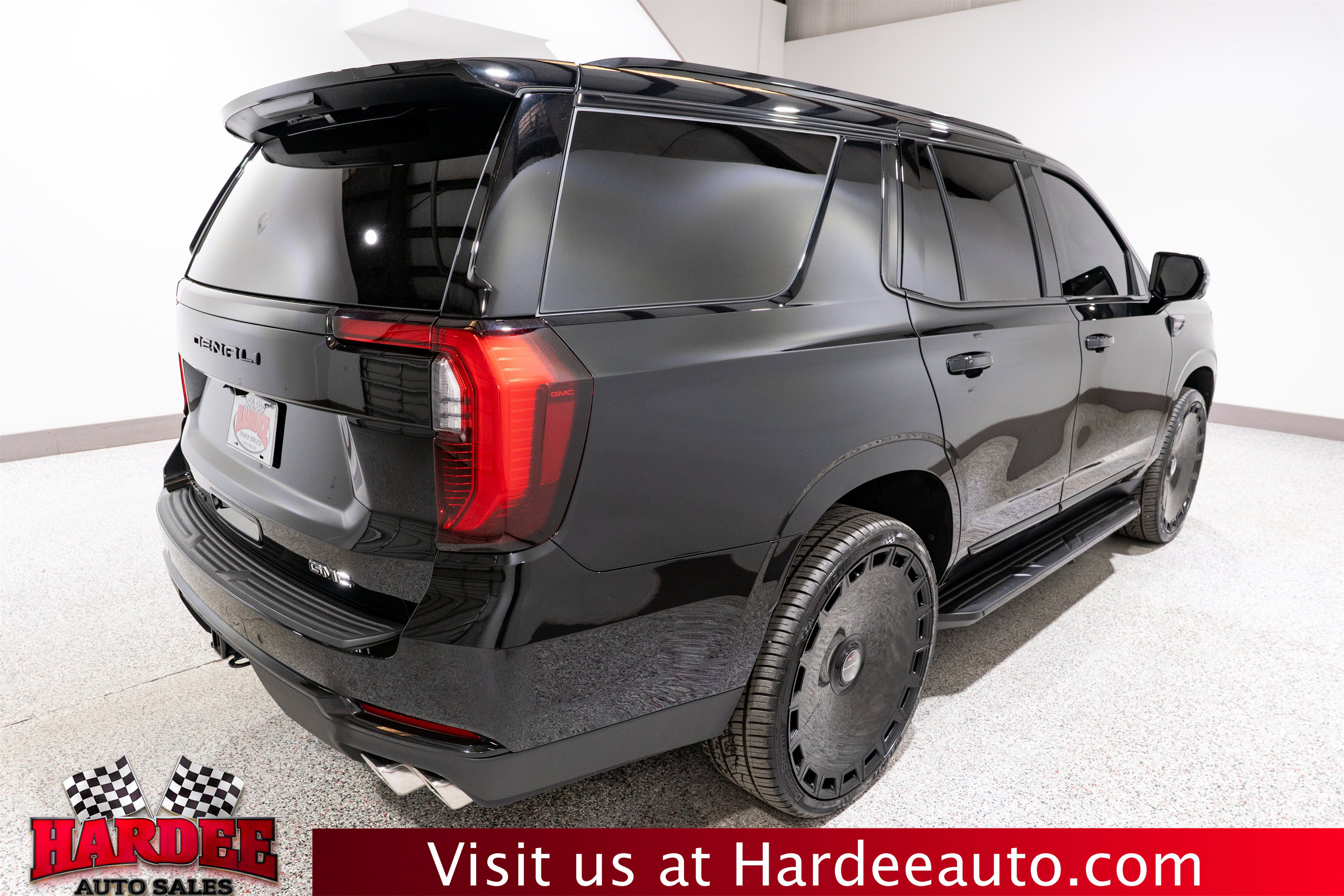 Used 2025 GMC Yukon Elevation AWD/4WD image 5