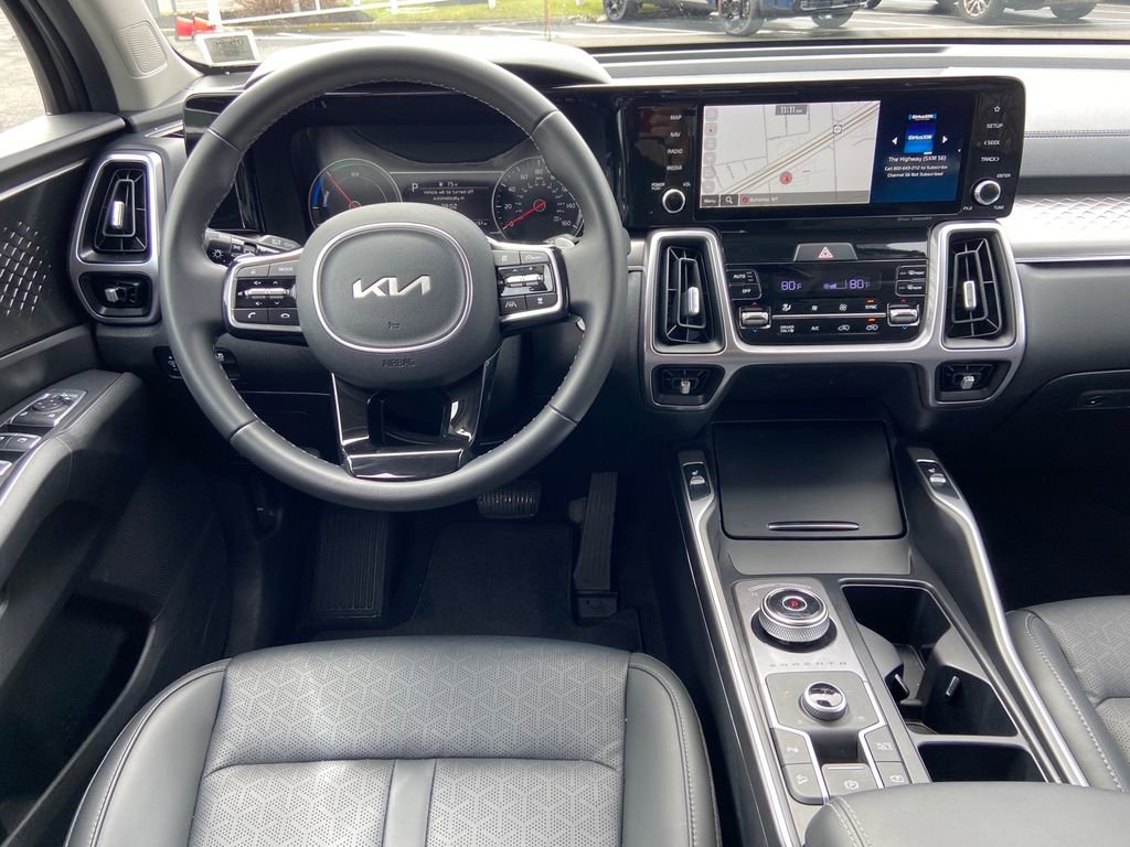 Used 2023 Kia Sorento EX AWD/4WD image 13