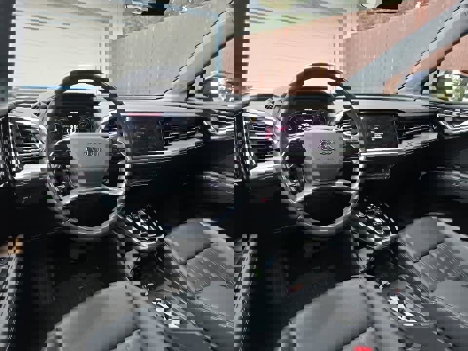 Used 2023 Audi Q4 e-tron Premium Plus w/ Premium Plus image 11