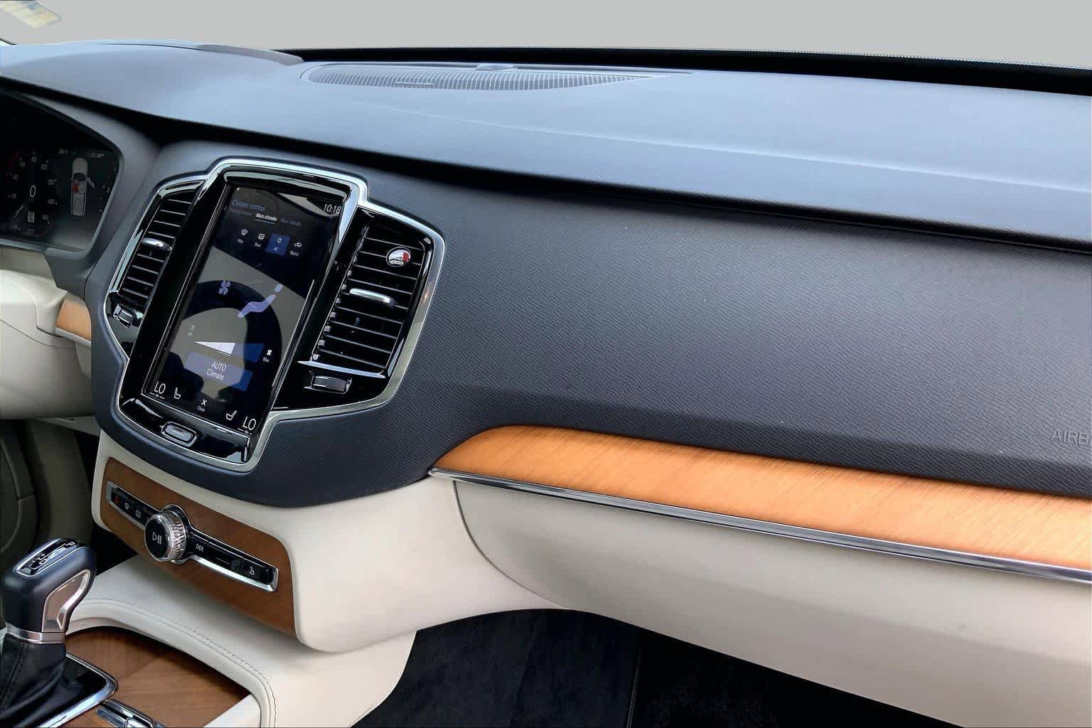 Used 2022 Volvo XC90 T6 Momentum w/ Advanced Package AWD/4WD image 18