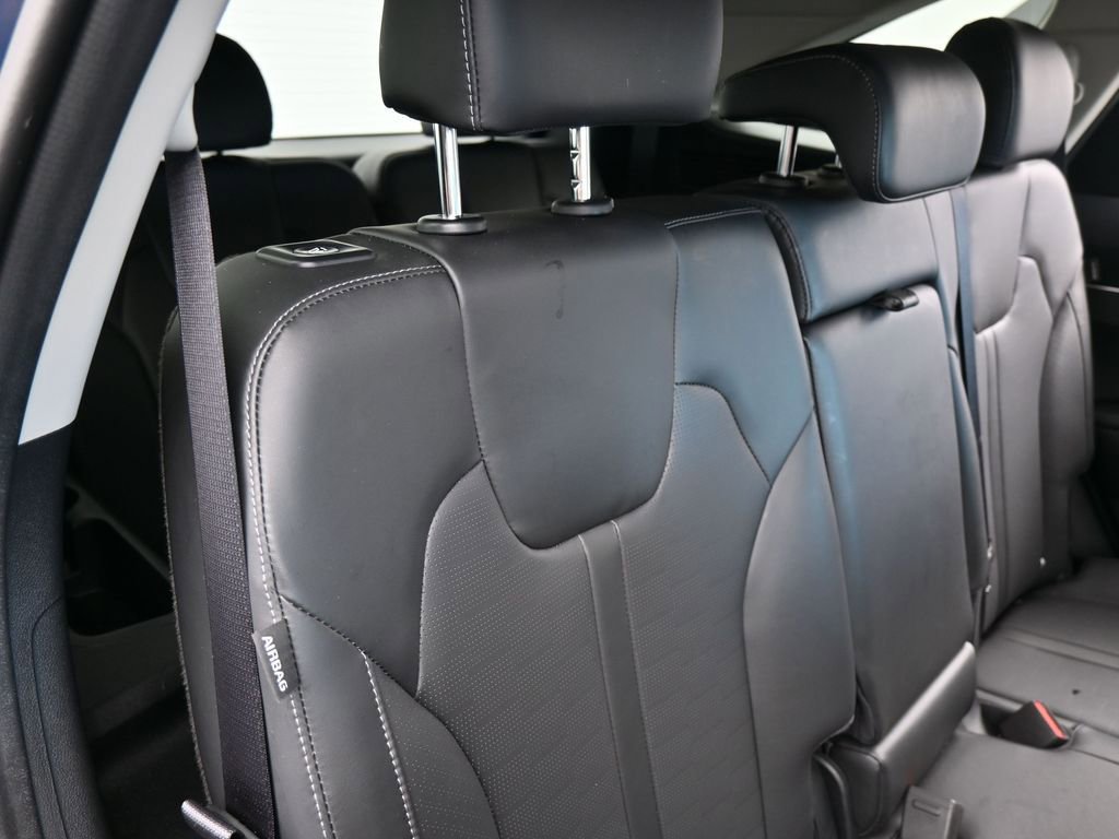 Used 2025 Kia Sorento S w/ Panoramic Sunroof Package image 39