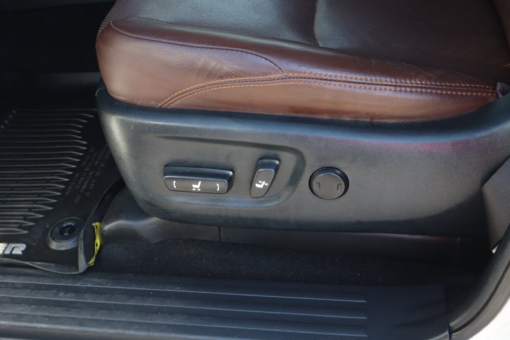 Used 2018 Toyota 4Runner Limited AWD/4WD image 20