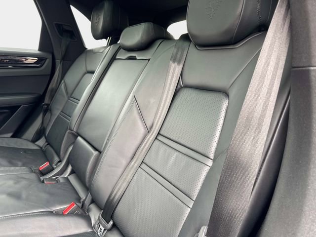 Used 2019 Porsche Cayenne S AWD/4WD image 12