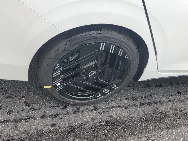 New 2027 Nissan Sentra SR w/ Floor Mat Package FWD image 5