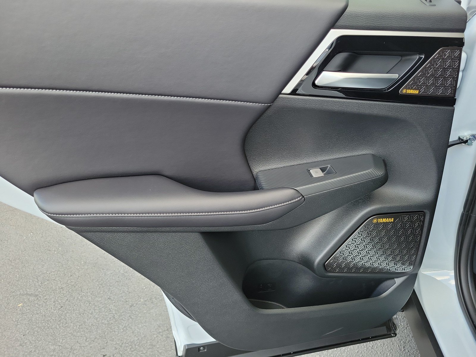New 2026 Mitsubishi Outlander SE FWD image 12