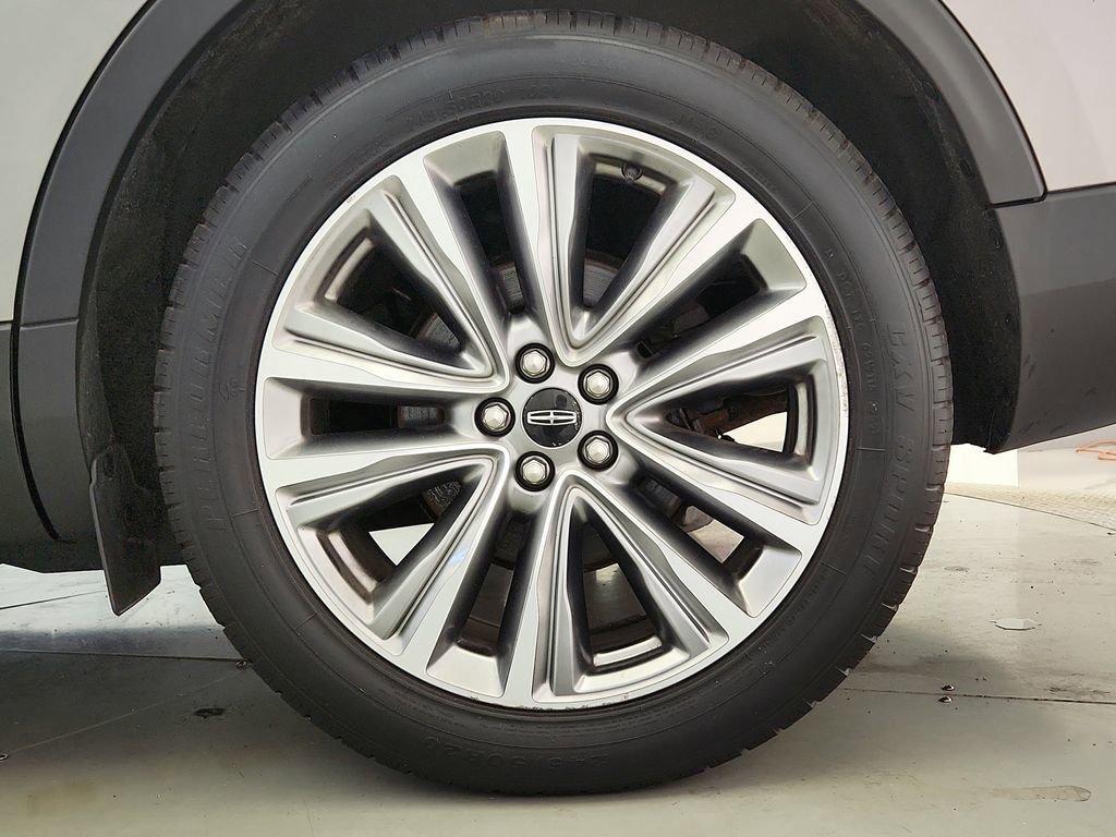 Used 2017 Lincoln MKX Reserve w/ Driver Assistance Package image 35