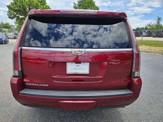 Used 2018 Cadillac Escalade Premium Luxury w/ LPO, Radiant Package AWD/4WD image 6