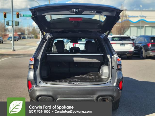 Used 2025 Subaru Forester Touring w/ Popular Package - Touring AWD/4WD image 19