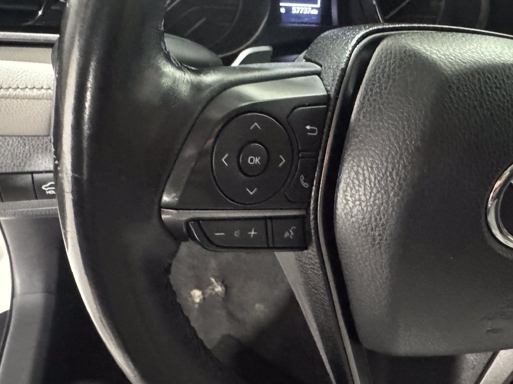 Used 2021 Toyota Camry SE FWD image 5