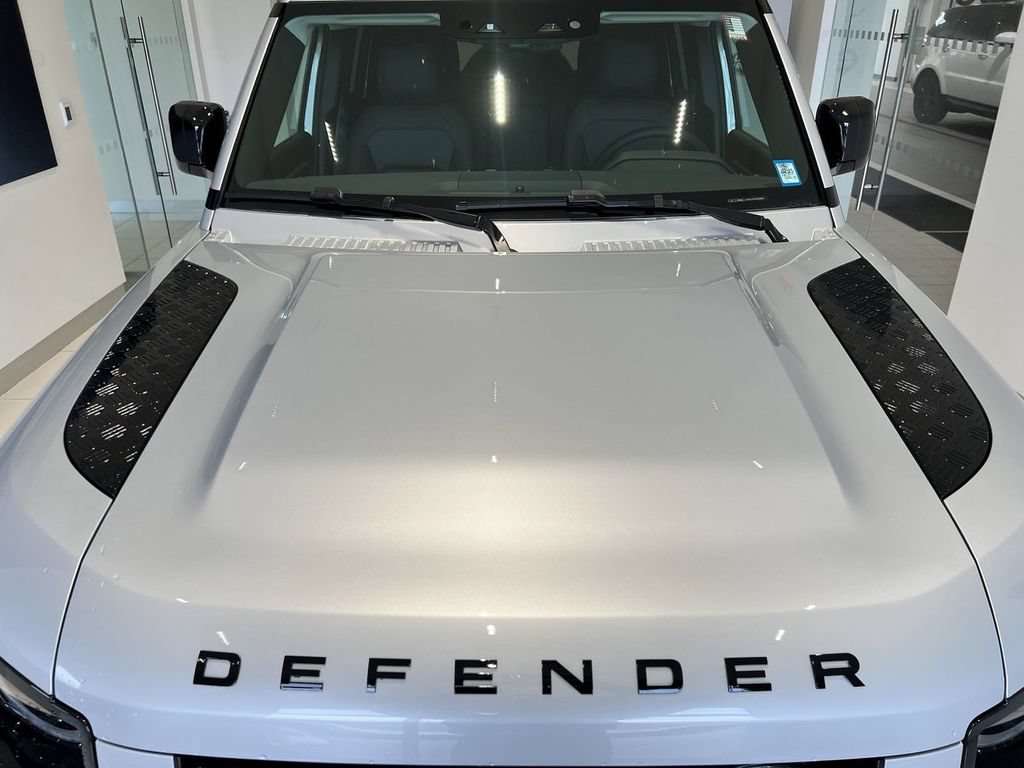 New 2024 Land Rover Defender 110 S AWD/4WD image 10