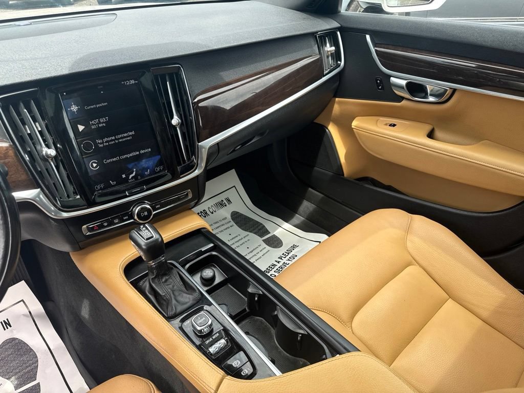 Used 2017 Volvo S90 T6 Momentum w/ Vision Package AWD/4WD image 29