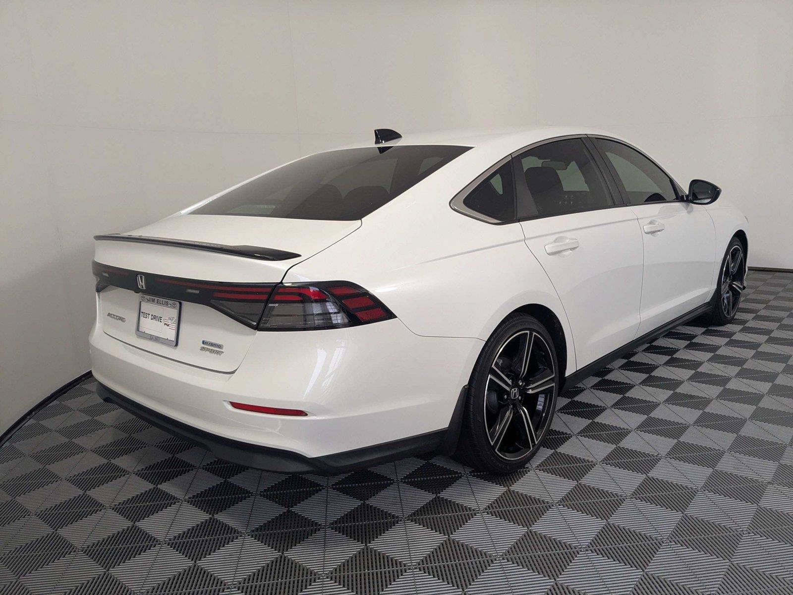 Used 2023 Honda Accord Sport image 6