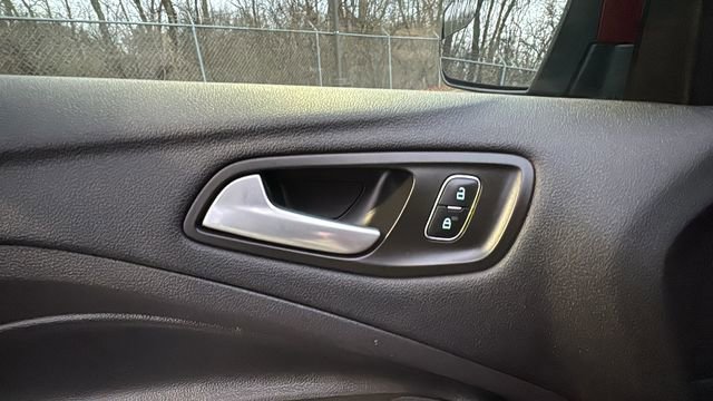 Used 2019 Ford Escape SE image 11