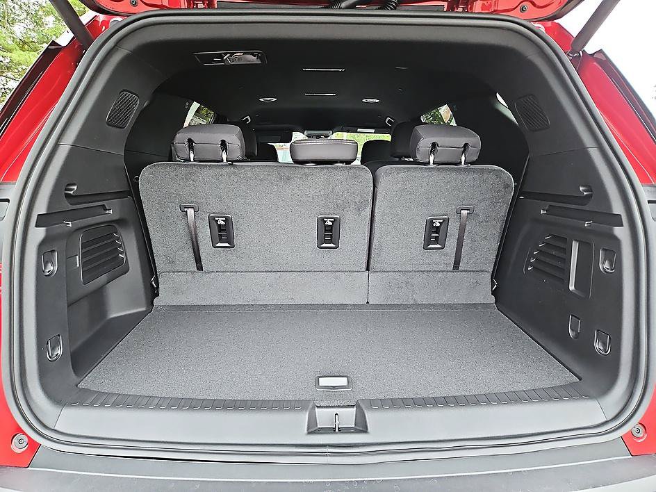 New 2027 Chevrolet Traverse LT FWD image 12
