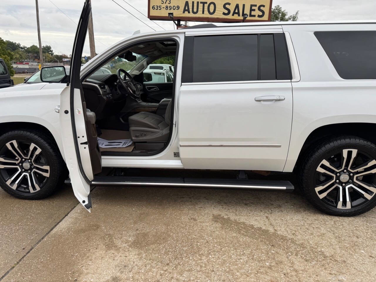 Used 2019 GMC Yukon XL Denali image 8