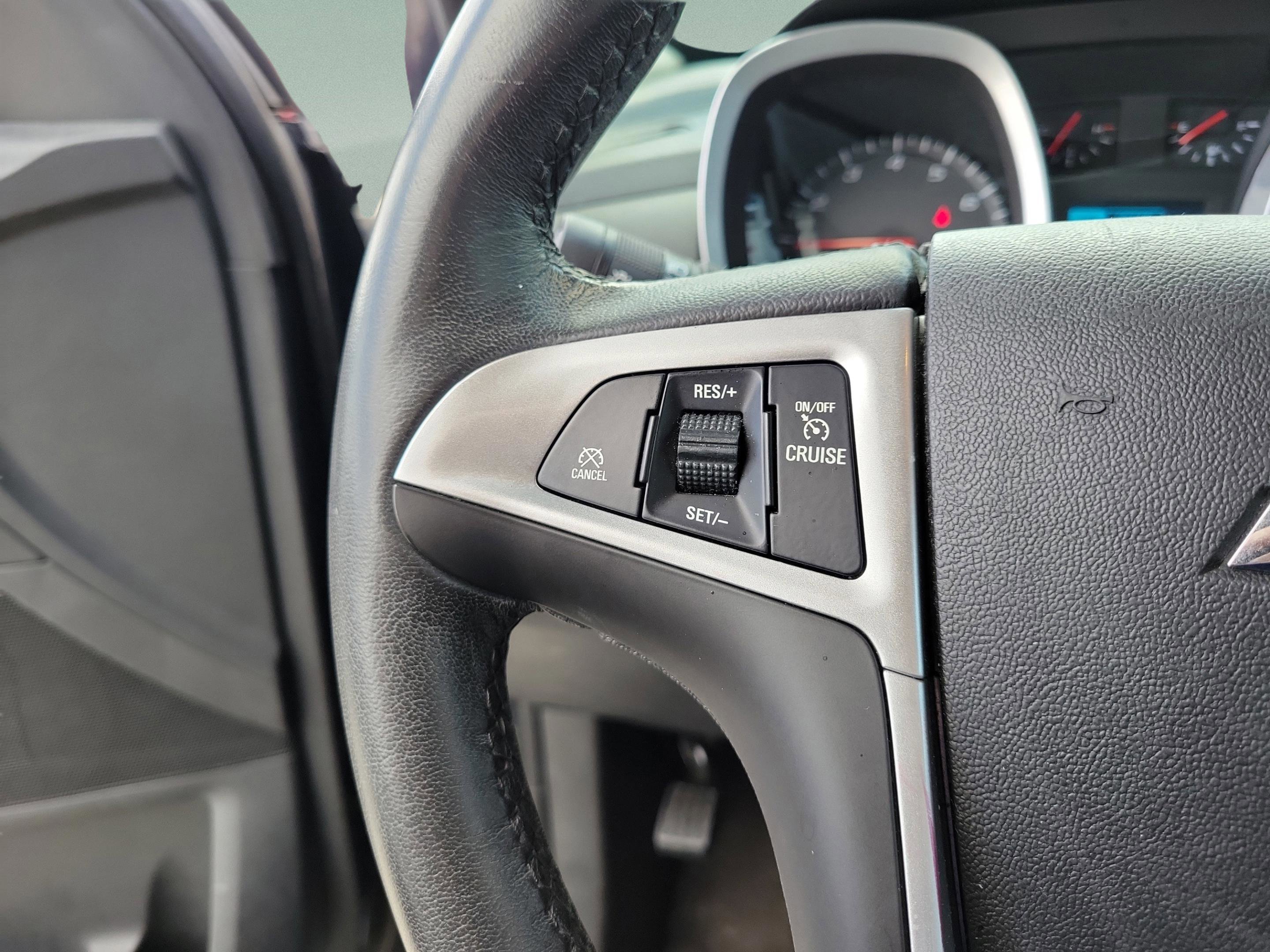Used 2016 Chevrolet Equinox LTZ w/ Enhanced Convenience Package FWD image 25