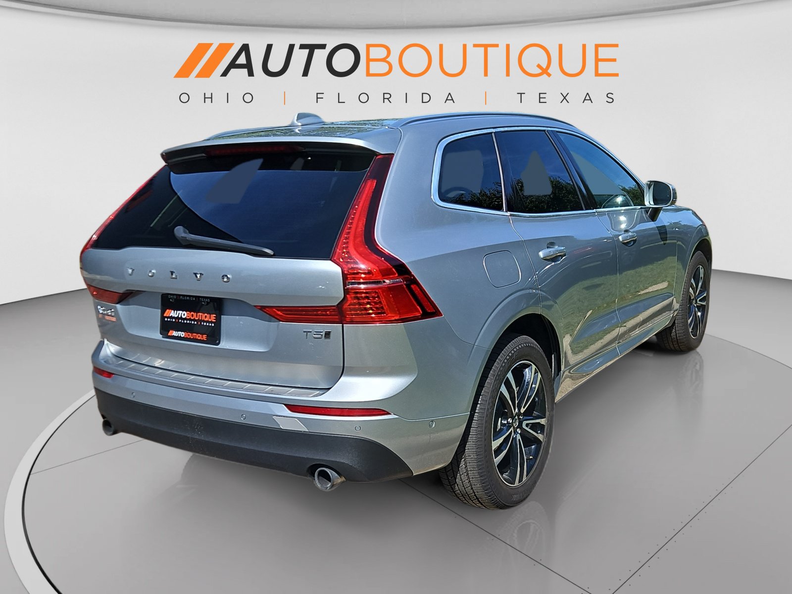 Used 2018 Volvo XC60 T5 Momentum w/ Vision Package AWD/4WD image 5