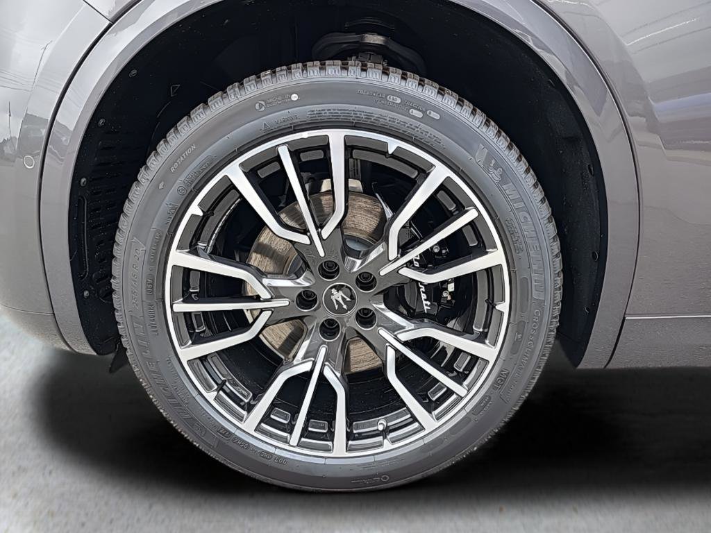 New 2024 Maserati Grecale GT image 14