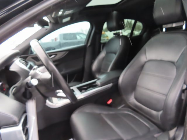 Used 2020 Jaguar XE S image 20