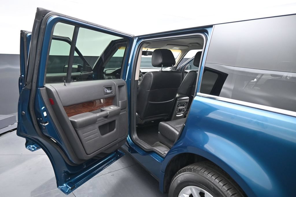 Used 2011 Ford Flex SEL FWD image 15