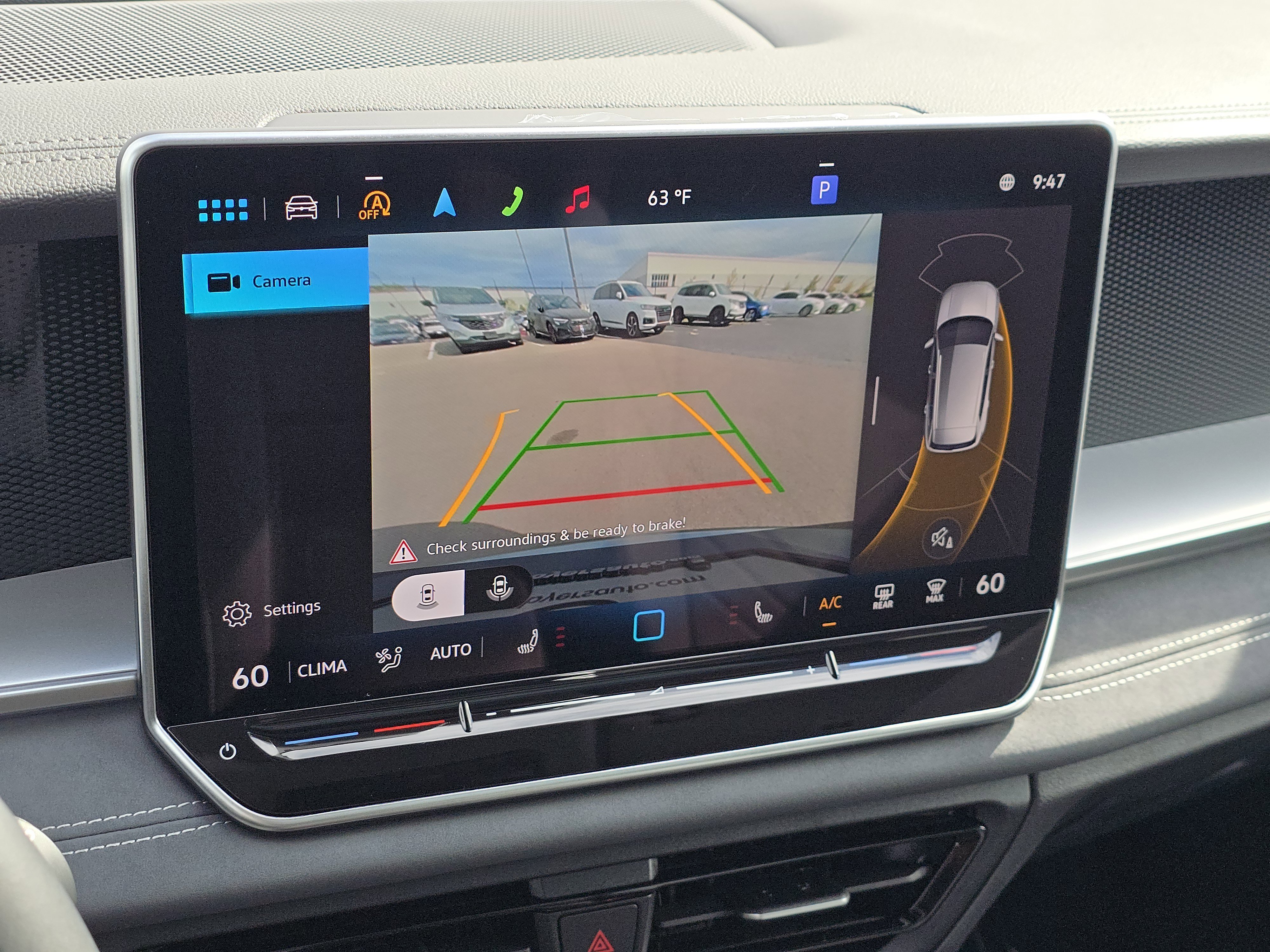 New 2025 Volkswagen Tiguan SE image 24