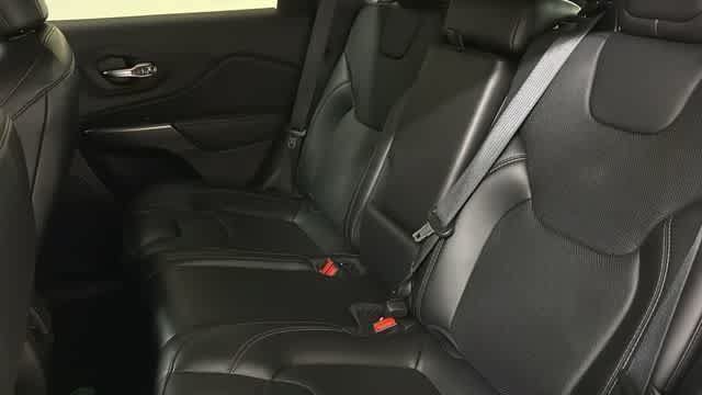 Used 2021 Jeep Cherokee Latitude Lux FWD image 28