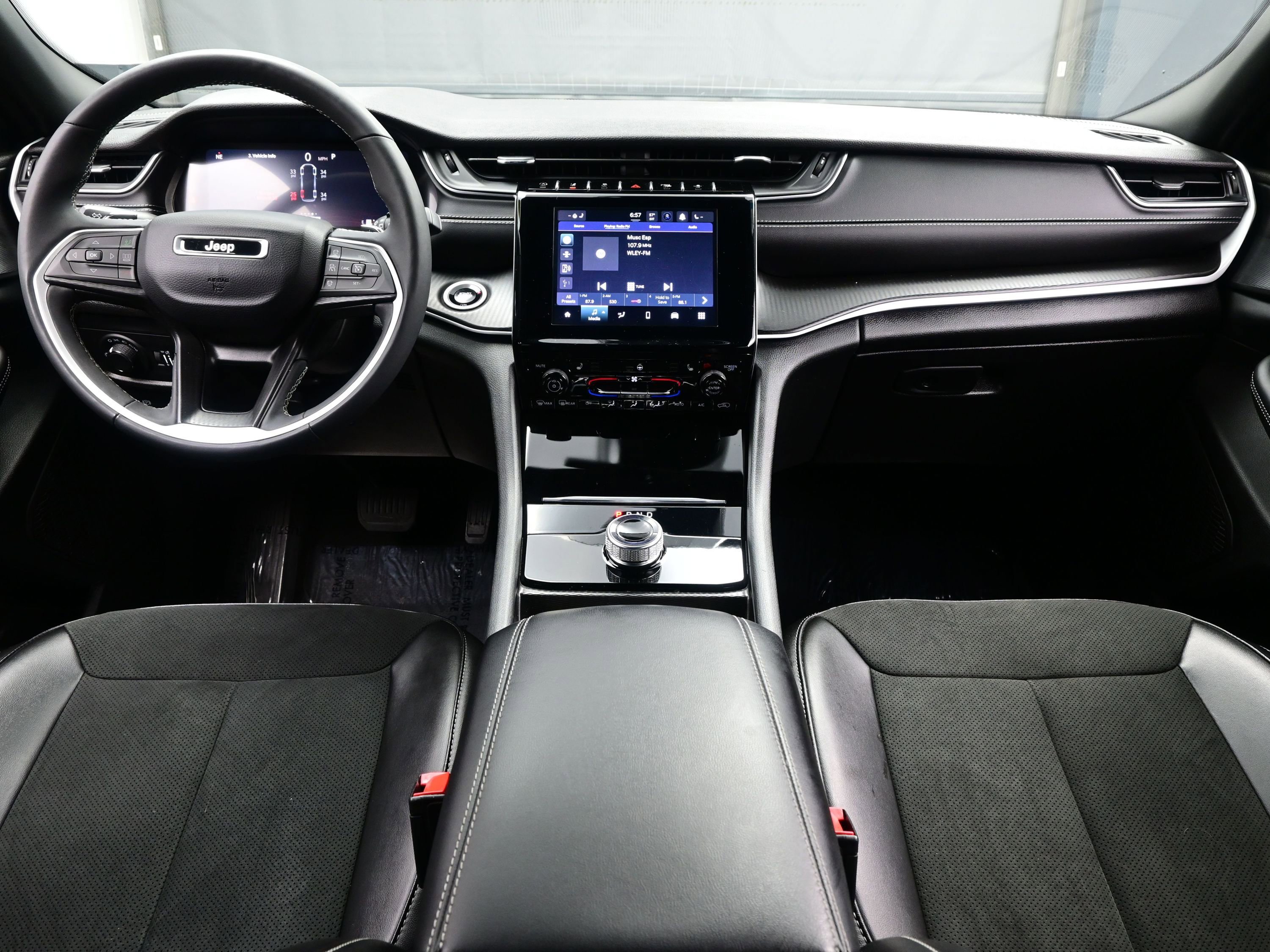 Used 2024 Jeep Grand Cherokee L Altitude image 18