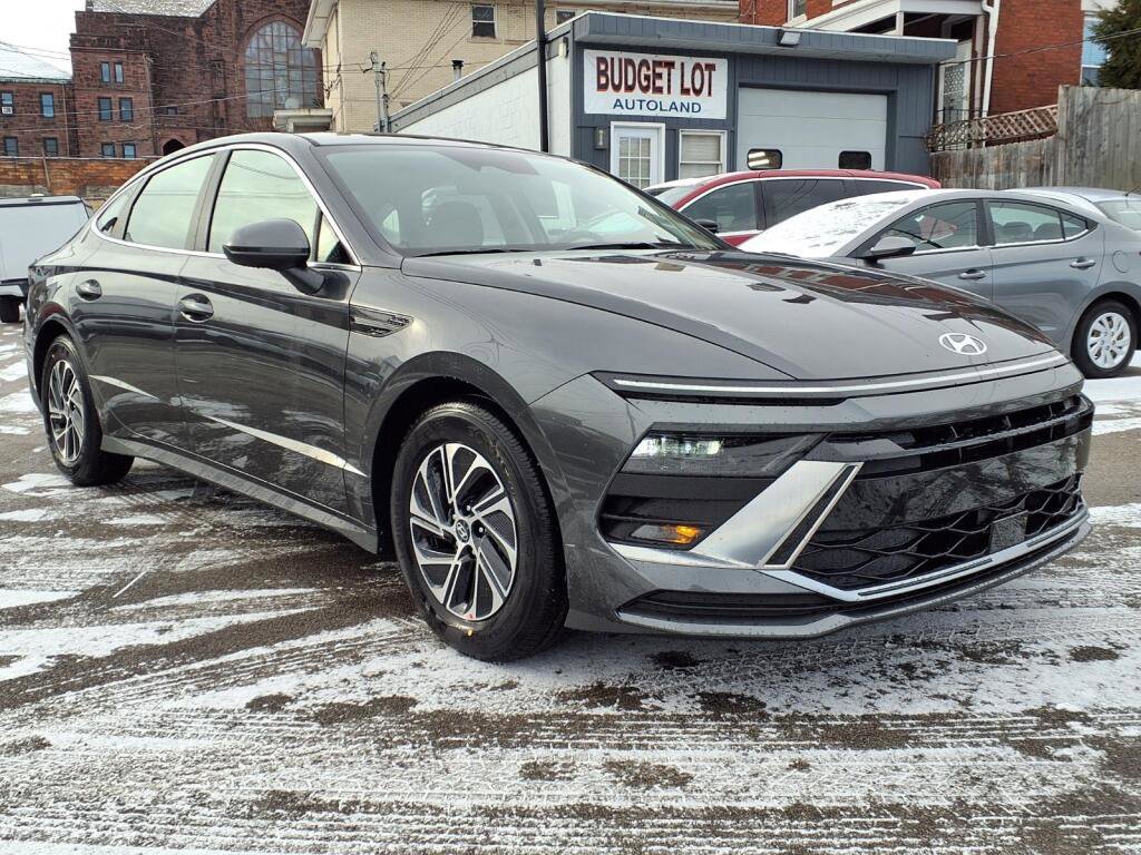 New 2026 Hyundai Sonata Blue FWD image 2