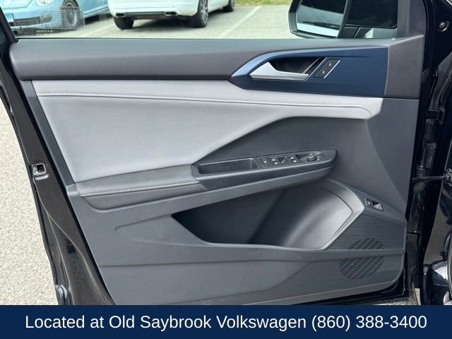 Used 2024 Volkswagen Taos SE image 33