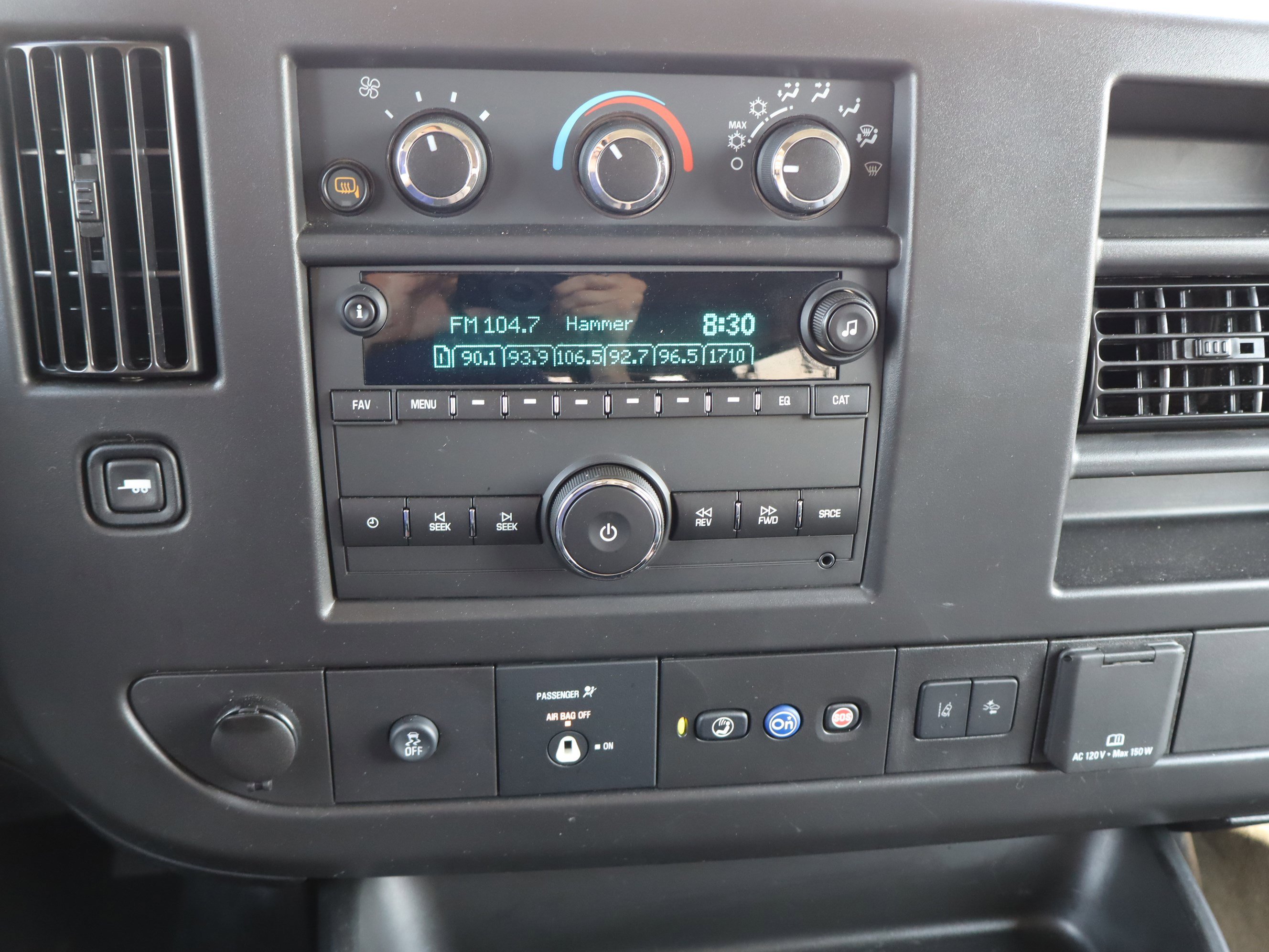 Used 2024 Chevrolet Express 3500 LT w/ LT Preferred Equipment Group image 25