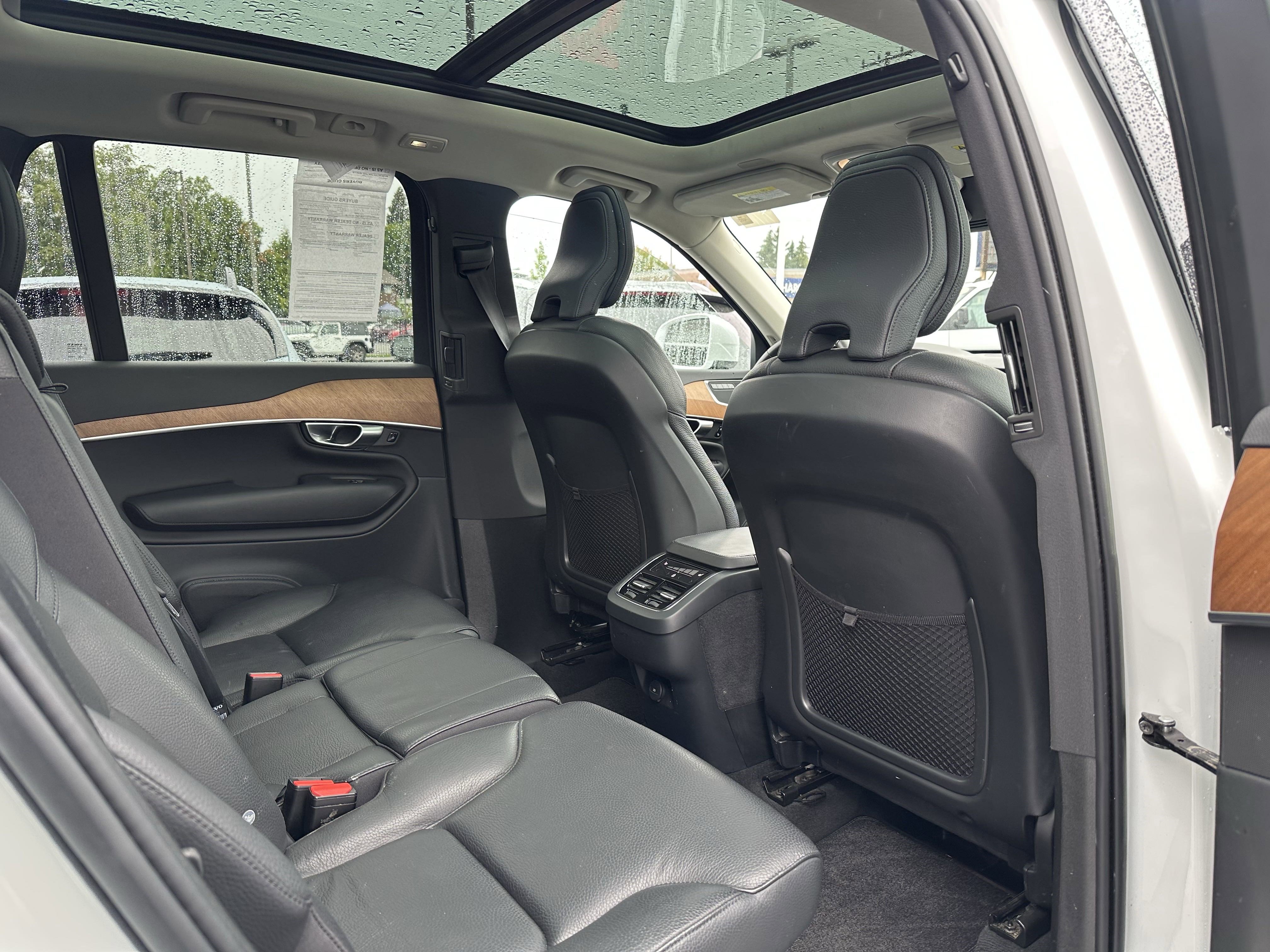 Used 2023 Volvo XC90 B5 Plus image 13