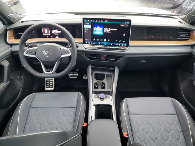 New 2026 Volkswagen Tiguan SEL R-Line image 17