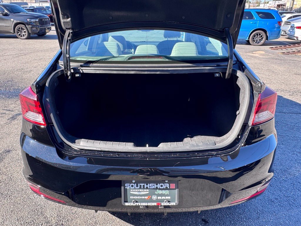 Used 2019 Hyundai Elantra Value Edition FWD image 6