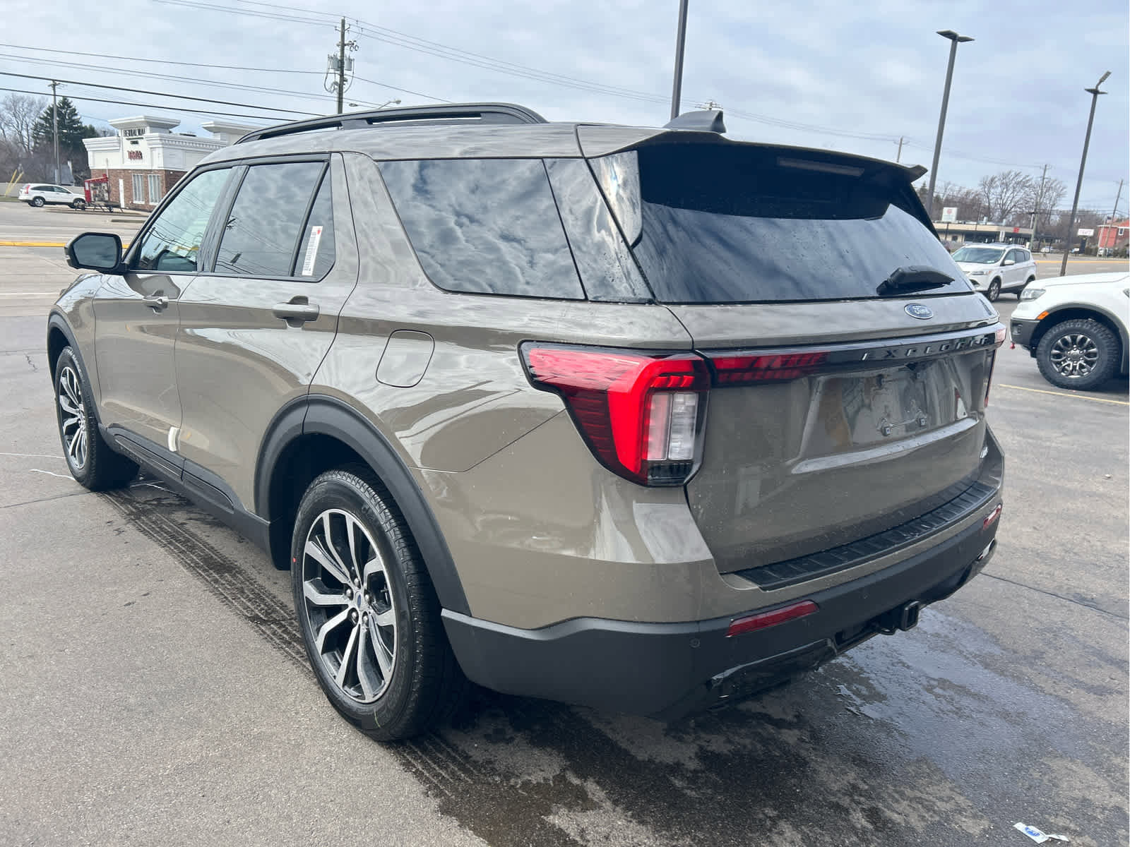 New 2026 Ford Explorer ST-Line image 6