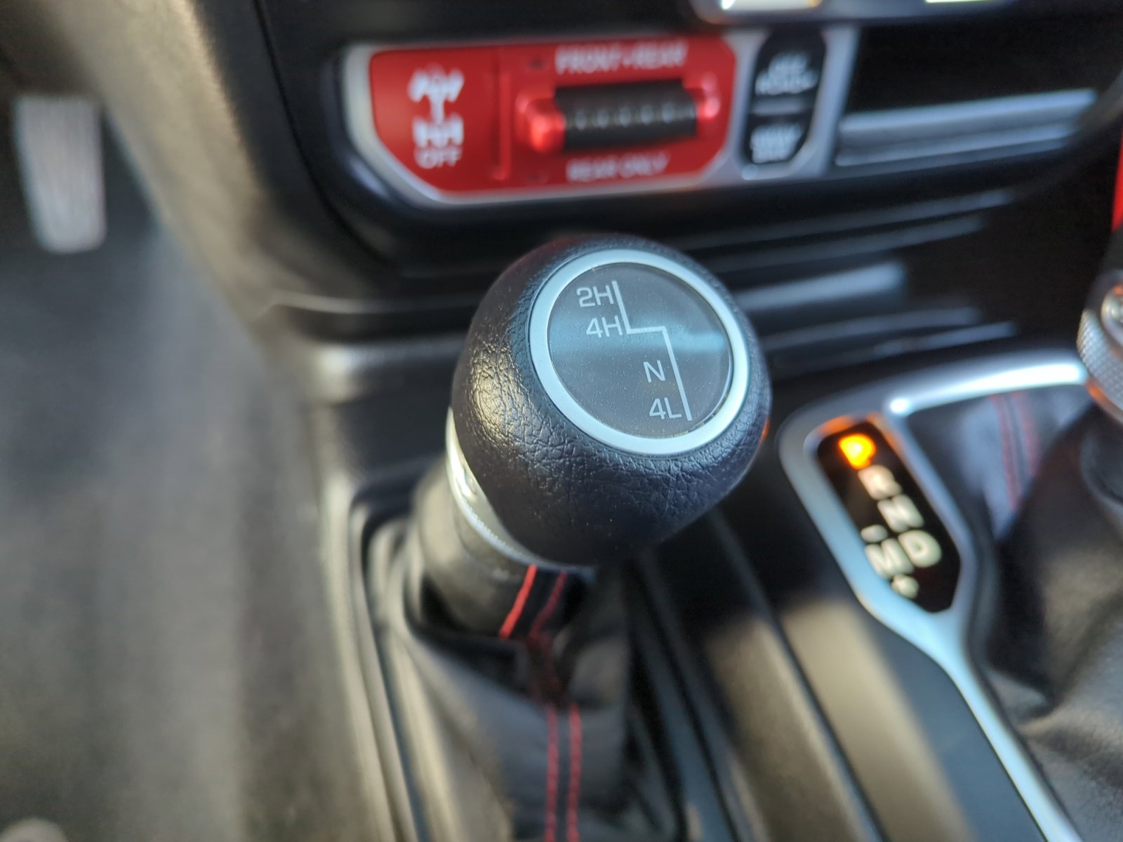 Used 2023 Jeep Gladiator Rubicon w/ Trailer Tow Package image 32