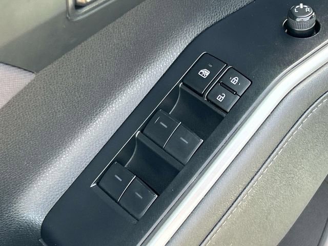 Used 2024 Toyota Highlander LE image 16