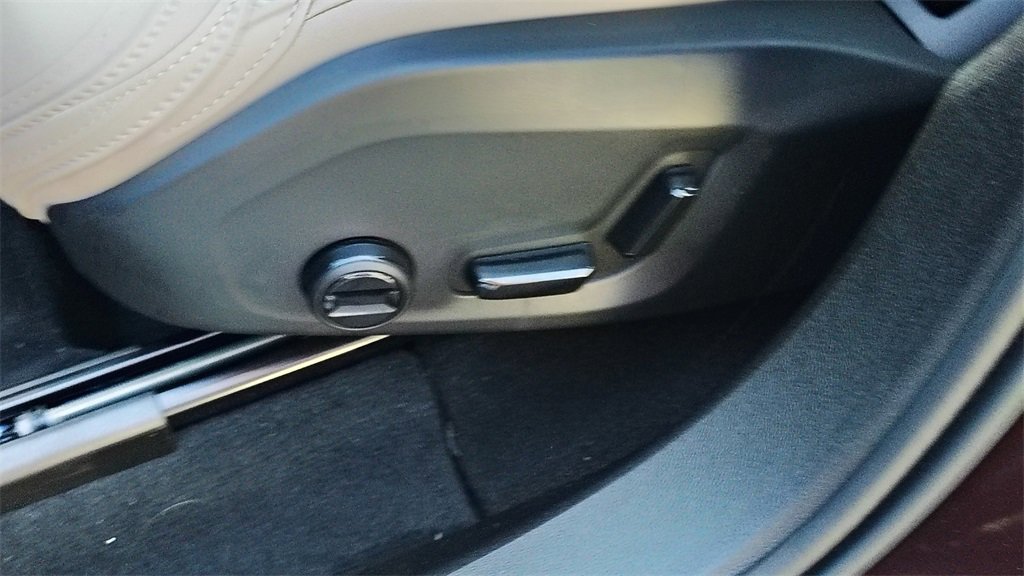 New 2026 Volvo XC60 B5 Plus w/ Protection Package Premier image 11