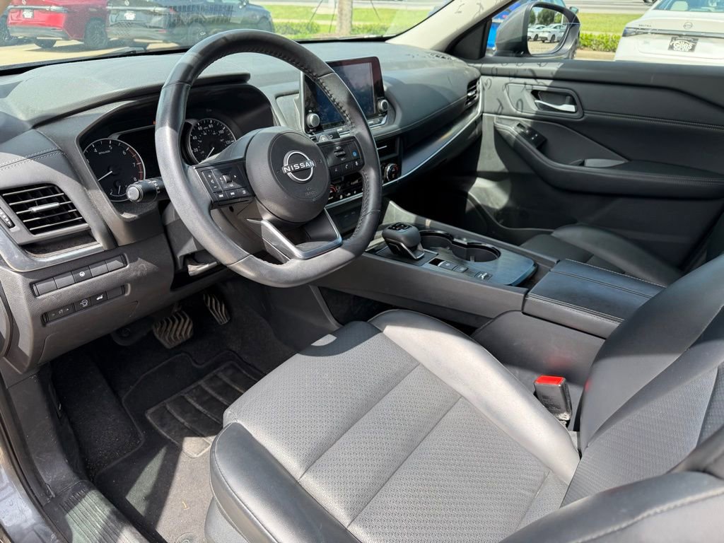 Used 2024 Nissan Rogue SV w/ SV Premium Package FWD image 10