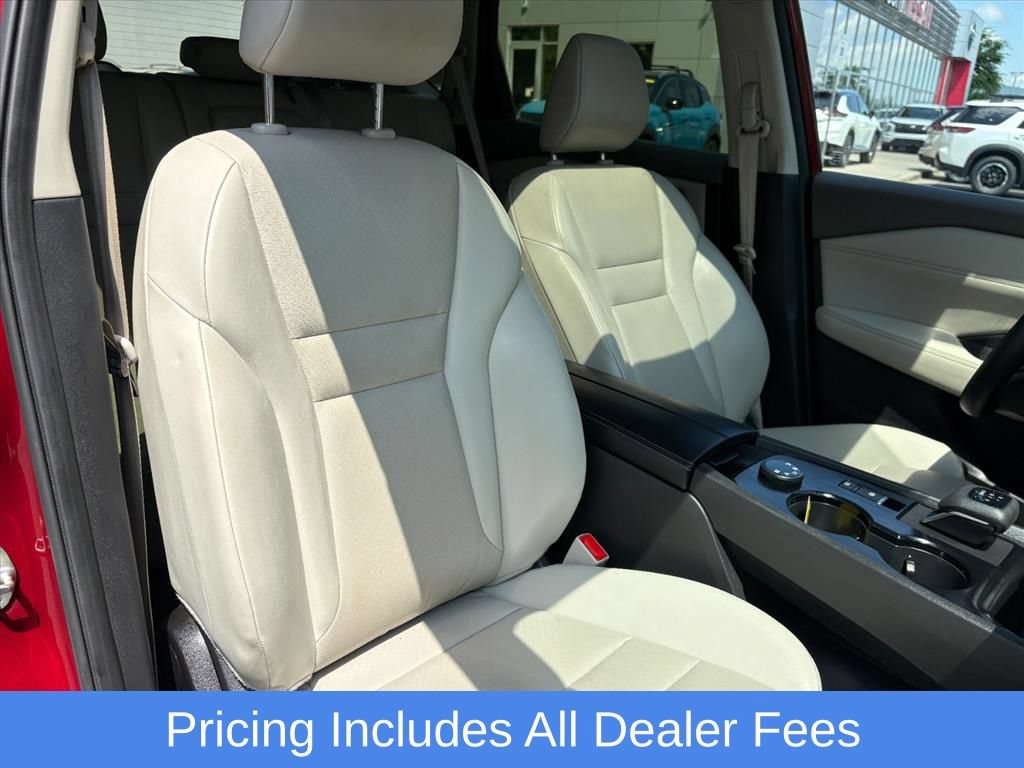 Used 2025 Nissan Rogue SV w/ SV Premium Package AWD/4WD image 19