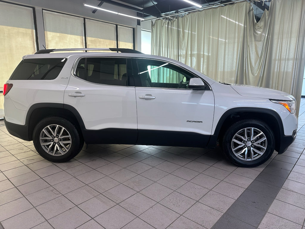 Used 2018 GMC Acadia SLE w/ Driver Alert Package I FWD image 3