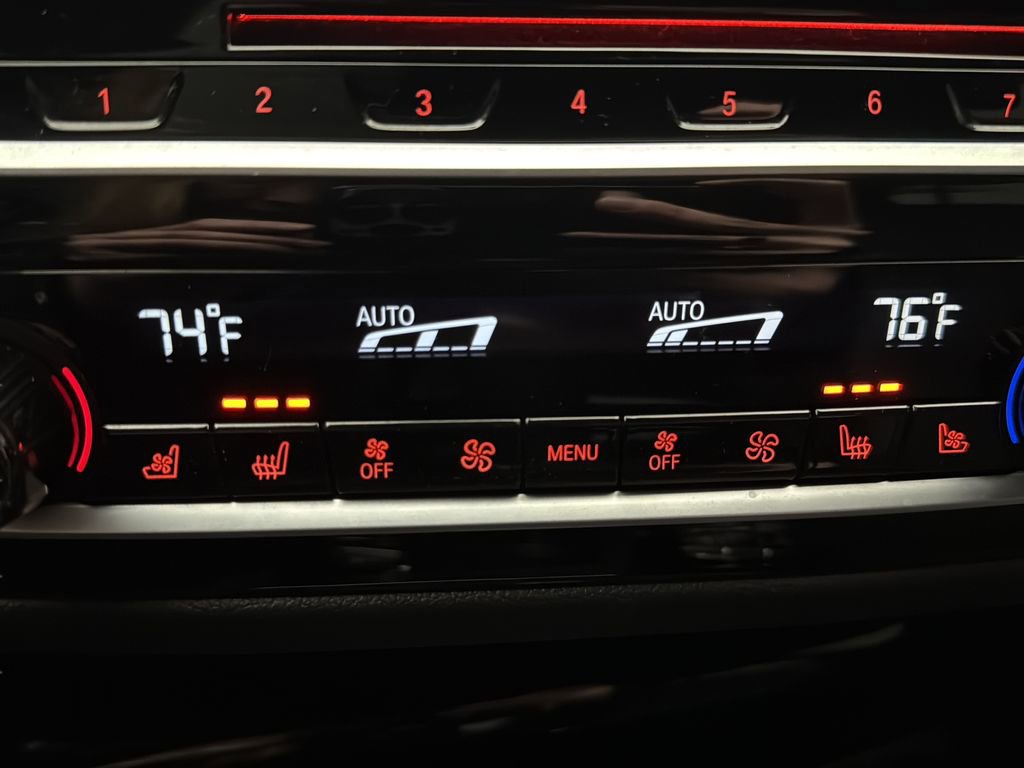 Used 2018 BMW M550i xDrive AWD/4WD image 30
