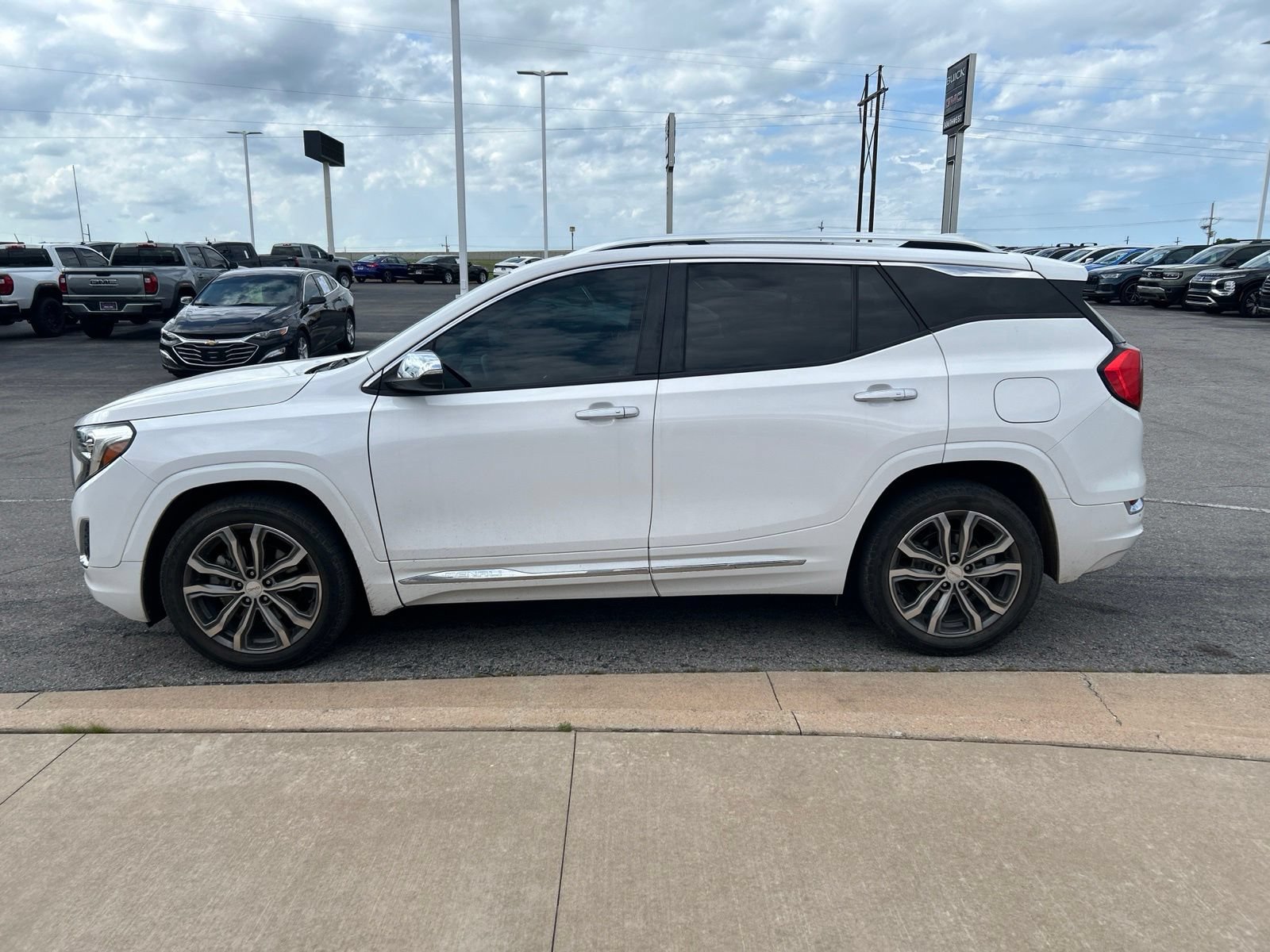 Used 2018 GMC Terrain Denali w/ Comfort Package FWD image 8