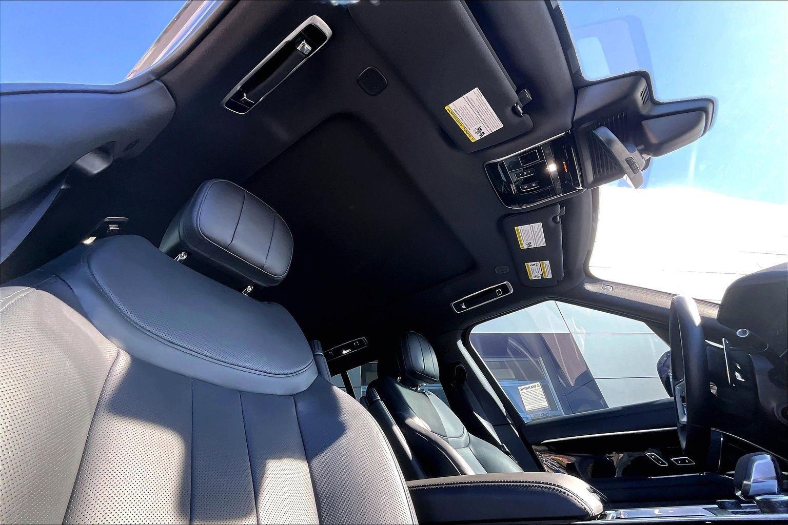 Used 2023 Land Rover Range Rover SE image 22