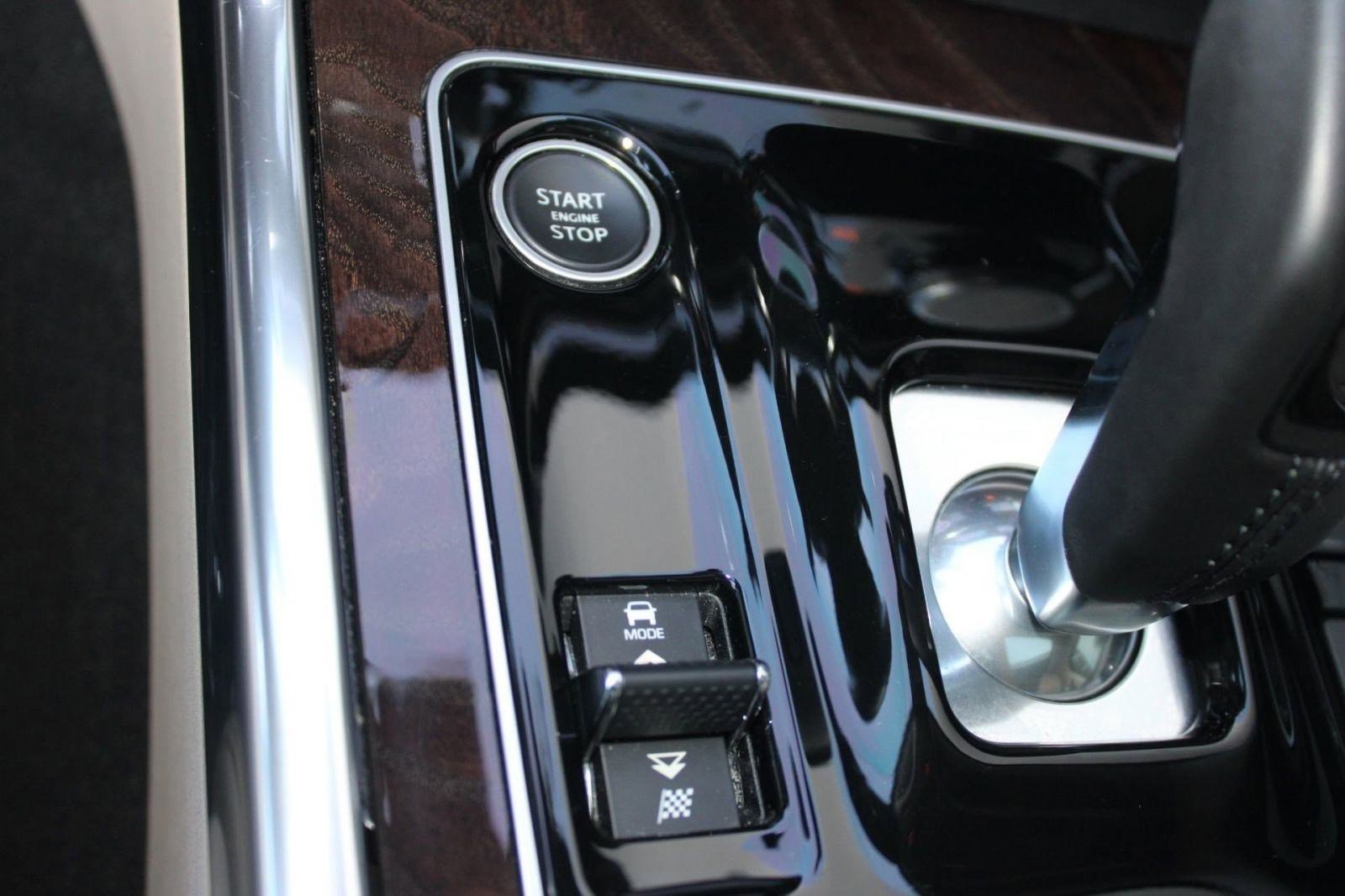 Used 2020 Jaguar XE S image 17